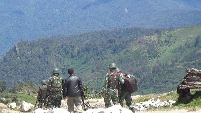 TNI Baku Tembak dengan Kelompok Bersenjata di Sinak Papua, 1 Anggota Terluka