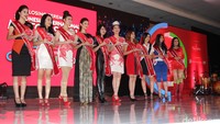 Finalis Miss Motor Show.  Penghargaan tersebut diberikan melalui proses seleksi. Para finalis Miss IIMS 2016 dinilai melalui aspek sikap, pengetahuan, serta bakat yang dimiliki masing-masing peserta. Foto: Dadan Kuswaraharja