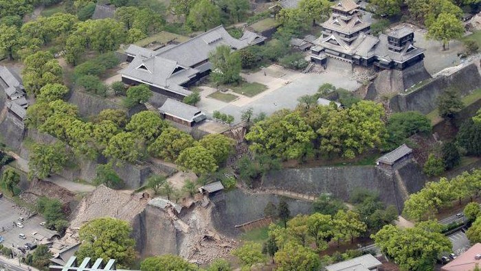 Tembok Kastil Berumur 400 Tahun di Kumamoto Rusak Akibat Gempa 7 SR