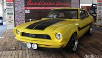 Ford Maverick GT.Bandietos Garage merestorasi Ford Maverick GT. Berkelir kuning, mobil bermesin V8 ini jadi Hot Wheels dalam ukuran sebenarnya. Foto: Dadan Kuswaraharja