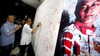 Peresmian layanan SMS ini dilakukan langsung bersama-sama oleh Menpora, Imam Nahrawi dan Menkominfo, Rudiantara, Minggu (17/04/2016).