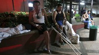 Gempa bumi itu berpusat di lepas pantai Ekuador di kedalaman 10 kilometer ( 6 mil) dan 173 kilometer (107 mil) sebelah barat laut dari ibukota Quito. Jaime Saldarriaga/Reuters/detikFoto.