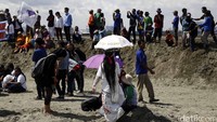 Selain KNTI, LSM yang mendukung kegiatan ini adalah LBH, Forum Kerukunan Masyarakat Nelayan, perwakilan buruh, Kontras dan Serikat Perempuan.