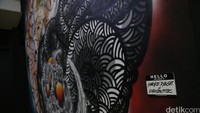 Karya kolaborasi yang satu ini dikerjakan Darbotz bersama dengan street artist Smoke dan Dyeget.