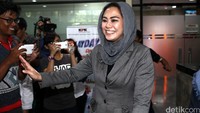 Cellica tiba di KPK, Jl HR Rasuna Said, Jakarta Selatan, Senin (18/4/2016) sekitar pukul 12.45 WIB. 