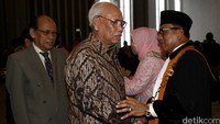 Soltoni menggantikan Djafni Djamal yang memasuki purna bakti pada tahun 2015. Soltoni lahir di Lampung pada 03 Febuari 1949. Mengawali karir sebagai staf pada Pengadilan Negeri (PN) Tanjung Karang pada tahun 1970 dan baru menjadi hakim pada tahun 1980 di lokasi yang sama. Adapun Supandi mengawali karir sebagai staf pada tahun 1983 di Pengadilan Negeri (PN) Medan da menjadi calon hakim pada 1983.
