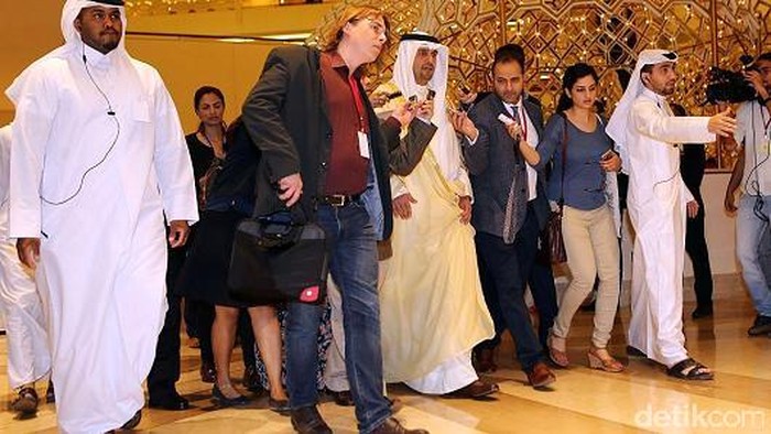 Harga Minyak Jatuh 5%, Bursa Saham Asia Kompak Merah