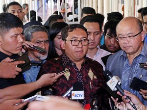 Fadli Zon Nyatakan Putrinya Tiba di AS Dini Hari, KJRI Katakan Siang Hari