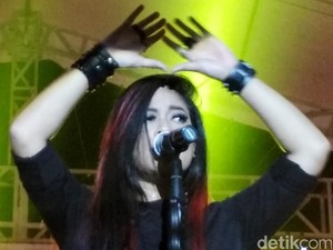 Duh, Kikan Dilarikan ke Rumah Sakit Usai Manggung di Medan