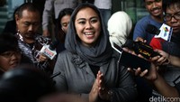 Verifikasi LHKPN, kan setiap kepala daerah harus melaporkan LHKPN, ujar Cellica.