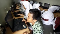 Progam yang digagas sejak enam tahun silam tersebut, dinilai bermanfaat untuk meningkatkan keterampilan berbasis teknologi para siswa sekaligus bentuk kepedulian kedua institusi terhadap dunia pendidikan di Indonesia.