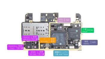Di balik mainboard Huawei P9, tersimpan sensor sidik jarinya. Foto: Istimewa