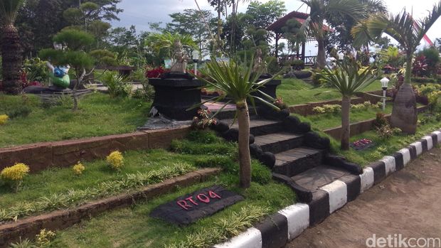 Di Malang, Bantaran Sungai Terbengkalai Diubah Jadi Taman 