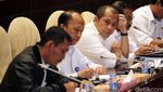 Mendes Rapat Kerja dengan Komisi V DPR