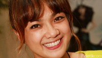 Artis 36 tahun itu mengaku deg-degan melihat anaknya berjalan di catwalk. Pool/Gus Mun/detikFoto.
