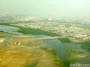 Bupati Ratu Tatu Mengaku Tak Pernah Keluarkan Izin Penambangan Pasir Pulau Tunda