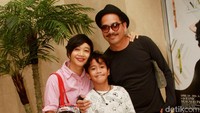 Keluarga kecil Indra Birowo saat ditemui kawasan Senayan, Jakarta Pusat pada akhir pekan lalu. Pool/Gus Mun/detikFoto.