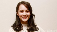 Tak perlu penampilan heboh bagi Chelsea Islan untuk mencuri perhatian. Pool/Gus Mun/detikFoto.