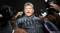 Asda Pembangunan dan LH Setda DKI Jakarta Gamal Sinurat diperiksa penyidik KPK, Jakarta, Selasa (19/04/2016).