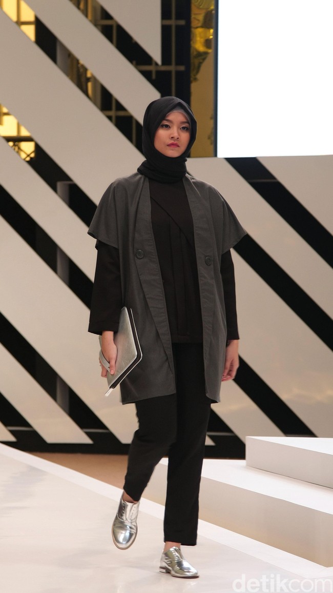 RA by Restu Anggraeni The Hype of Urban muslim Fashion Nation 2016 at Senayan City. Jakarta. [Foto: mohammad Abduh/Wolipop]