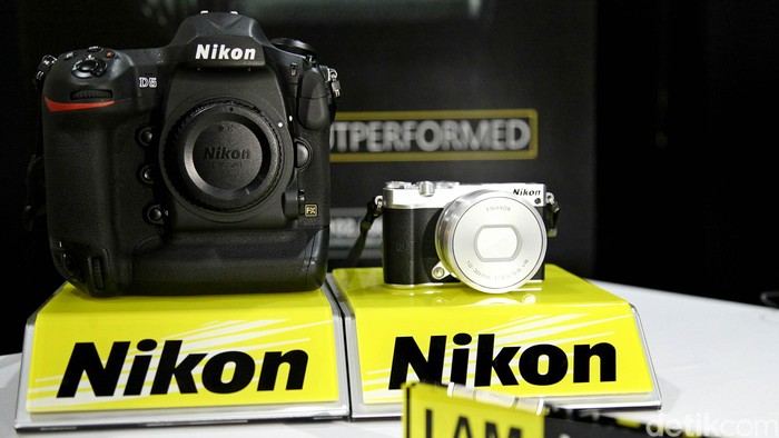 Nikon meluncurkan dua produk terbarunya yakni Nikon D5 dan J5. Nikon D5 dibanderol dengan harga Rp 80 jutaan, sedangkan Nikon J5 seharga Rp 5 jutaan.