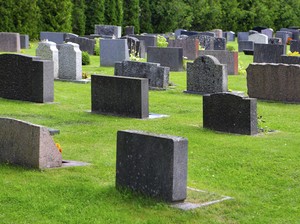 43 Tahun Rutin Kunjungi Kuburan Ayah, Wanita Temukan Fakta Sedih Bikin Nyesek