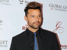 Fans Semprot Gas Air Mata, Konser Ricky Martin Chaos