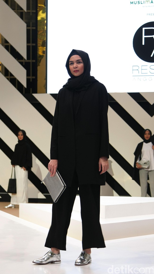 RA by Restu Anggraeni The Hype of Urban muslim Fashion Nation 2016 at Senayan City. Jakarta. [Foto: mohammad Abduh/Wolipop]