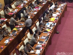 Penjabaran Kapolri Tentang Kematian Siyono Kepada Komisi III DPR