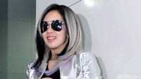 Belum lama ini, Syahrini dikabarkan melakukan sedot lemak di Singapura. Pool/Noel/detikFoto.