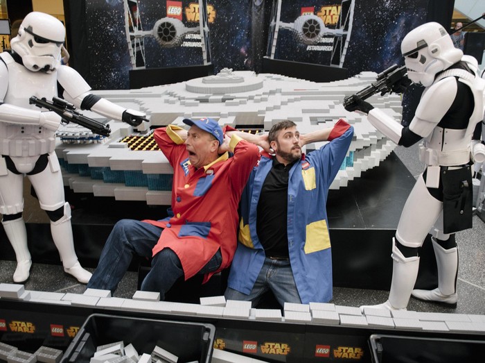 Milenium Falcon Terbesar Dari LEGO Star Wars