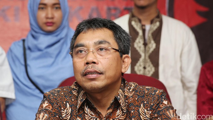 Wakil Ketua Bidang Pemenangan Pemilu DPD PDI Perjuangan DKI Jakarta Gembong Warsono di Kantor DPD PDIP Jakarta, Rabu (20/4/2016)