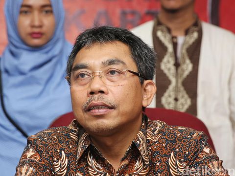 Wakil Ketua Bidang Pemenangan Pemilu DPD PDI Perjuangan DKI Jakarta Gembong Warsono di Kantor DPD PDIP Jakarta, Rabu (20/4/2016)