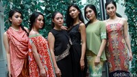 Batik rancangannya tersebut dipamerkan menjelang perayaan hari Kartini pada 21 April, besok. Pool/Gus Mun/detikFoto