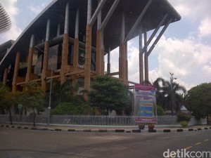 Nuansa Digital di Perpustakaan Unik dan Megah di Bumi Lancang Kuning
