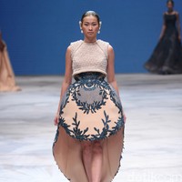 Soko Wiyanto, Singapore Airlines Cola4ation Indonesia Fashion Week 2016 at Jakarta Convention Center. Senayan. Jakarta. [Foto: Mohammad Abduh/Wolipop]