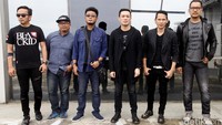 The Titans kini memutuskan untuk berkarier di jalur indiependent.
