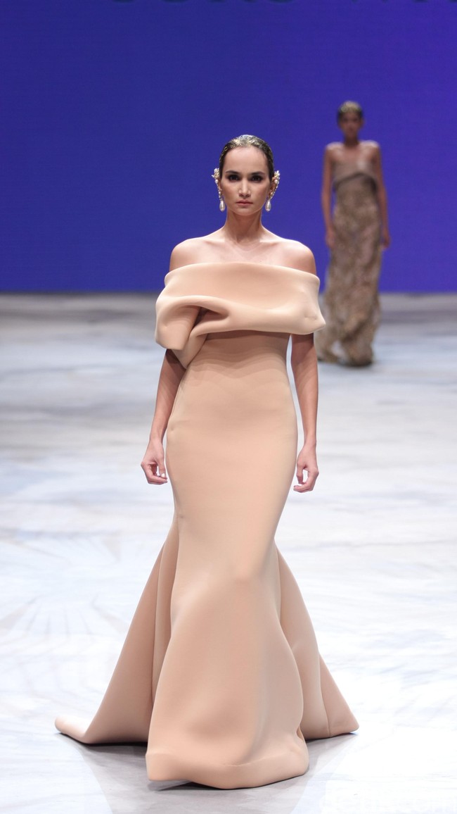 Soko Wiyanto, Singapore Airlines Cola4ation Indonesia Fashion Week 2016 at Jakarta Convention Center. Senayan. Jakarta. [Foto: Mohammad Abduh/Wolipop]