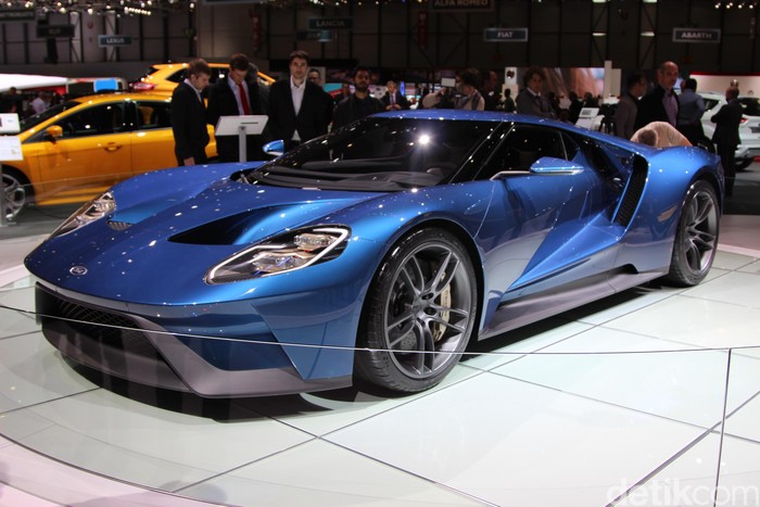 Mobil Super Ford GT Mampu Berlari Hingga 347 Km/Jam