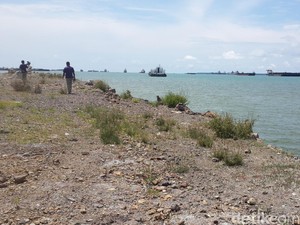 Warga Lontar Akui Ada Tawaran Uang Damai dari Perusahaan Penyedot Pasir