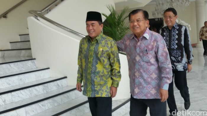 Menafsir Rangkulan JK ke Ade Komarudin Jelang Munaslub Golkar