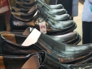 Siapa Mau Beli? Ini Sepatu dan Kain Tenun Karya para Napi