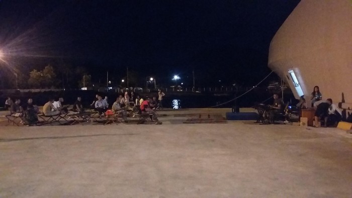 Malam Dangdutan Jadi Kado Perpisahan Komandan KRI Karang Pilang 981