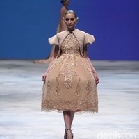 Soko Wiyanto, Singapore Airlines Cola4ation Indonesia Fashion Week 2016 at Jakarta Convention Center. Senayan. Jakarta. [Foto: Mohammad Abduh/Wolipop]