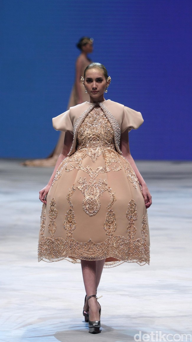 Soko Wiyanto, Singapore Airlines Cola4ation Indonesia Fashion Week 2016 at Jakarta Convention Center. Senayan. Jakarta. [Foto: Mohammad Abduh/Wolipop]