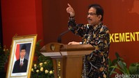 Sofyan Djalil menyampaikan pidatonya.