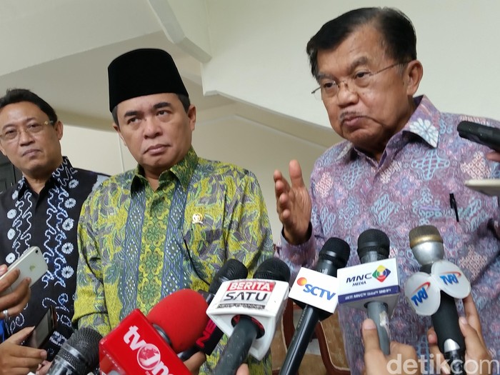 Soal Munaslub Golkar, JK Bantah Ada Pertarungan dengan Luhut