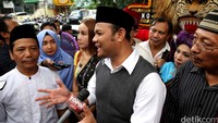 Idrus memberikan keterangan pers.