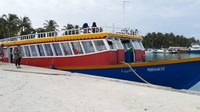Kapal penumpang di pelabuhan Male. Kapal ini mengantarkan wisatawan ke Pulau Maafushi yang merupakan destinasi snorkling dan diving yang menawan (Iie Rahayu/detikTravel)