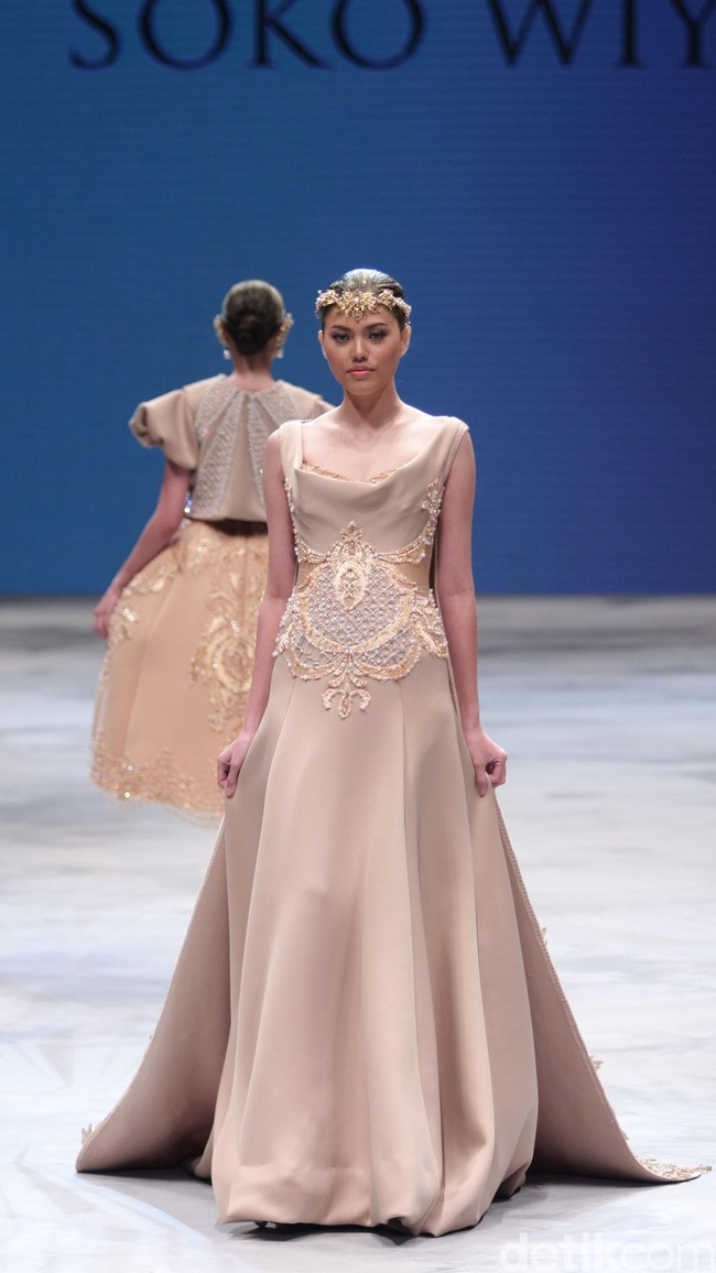 Soko Wiyanto, Singapore Airlines Cola4ation Indonesia Fashion Week 2016 at Jakarta Convention Center. Senayan. Jakarta. [Foto: Mohammad Abduh/Wolipop]